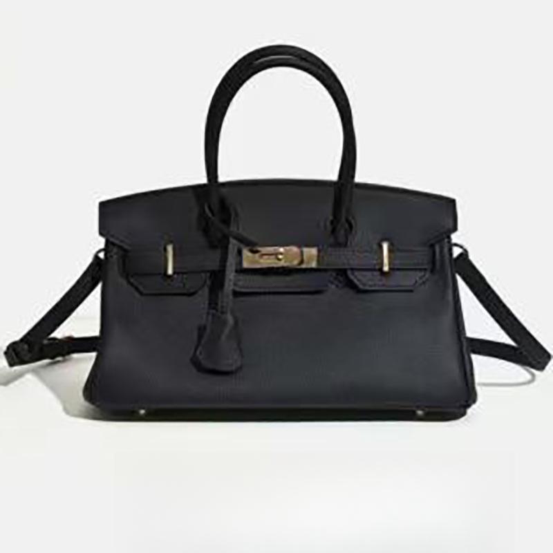 Diese horizontale mehrfarbige Platintasche ist modisch und vielseitig für den Arbeitsweg sowie eine Damen-Umhängetasche.