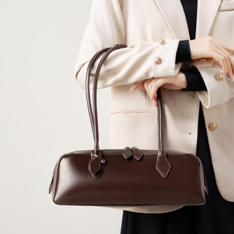 Women's new niche design single shoulder large capacity cowhide underarm bag long red baguette bag women