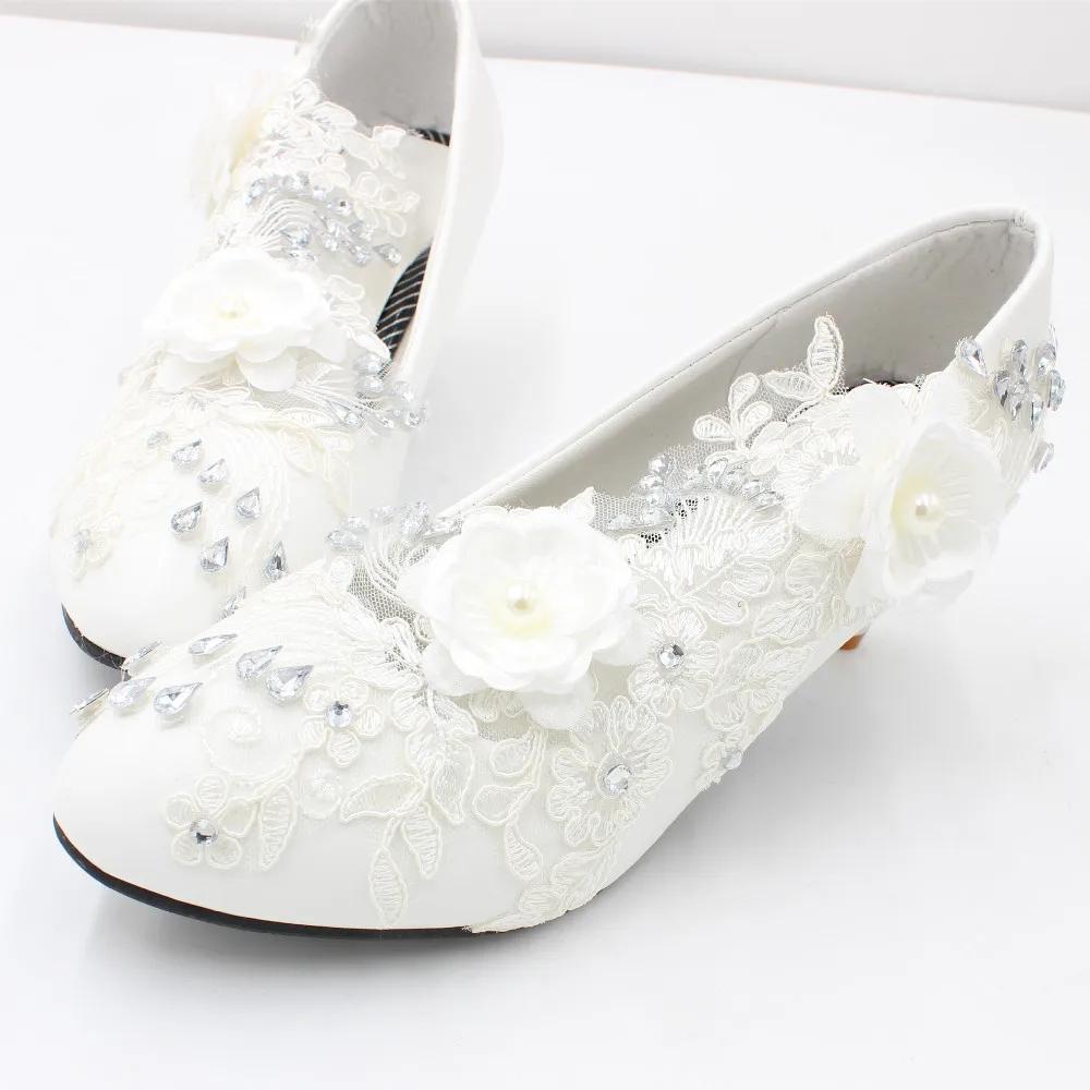 Damen Pumps PU Spitze 3 5 8 CM Dünne Absätze Neue Stereoskopische Drei Blumen Weiße Spitze Hohe Absätze Hochzeitsschuhe Runde Spitze Damenschuh