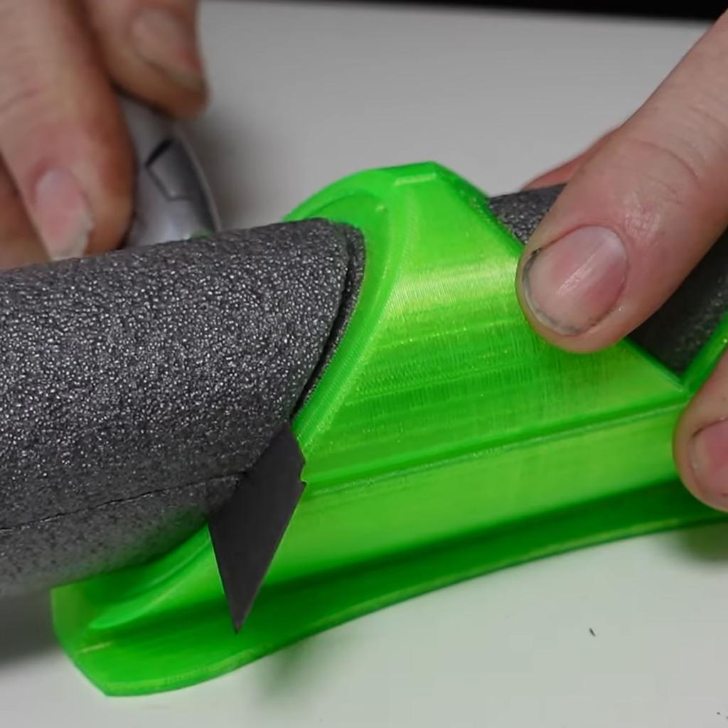 Der Originals Tube Lagger Pro ist ein schnelles und effektives Werkzeug, das für Isolierungen mit einer Wandstärke von 13 mm geeignet ist. 22 mm und 15 mm.