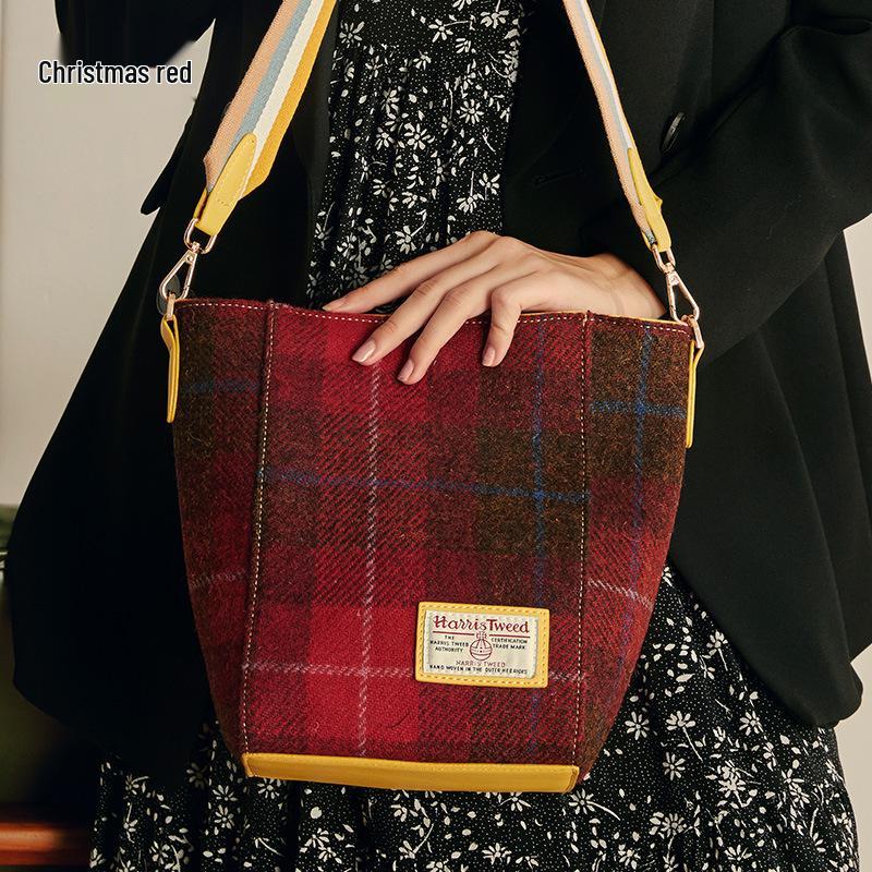 

Сумка-тоут из шерсти Harris Tweed через плечо - Британский осенне-зимний стиль