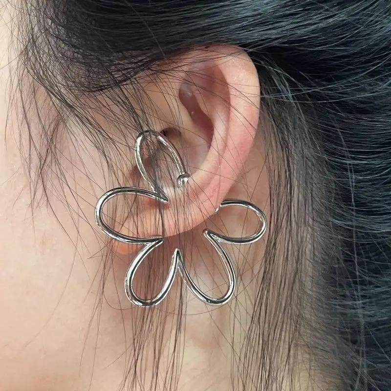 Fashion Exaggerated Hollow Flower Ear Bone Clip Non-Pierced Earring Silver Color Ear Cuff for Women Girls Aesthetic Jewelry 1pc