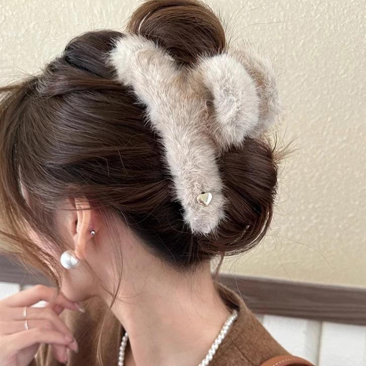 13cm Fluffy Plush Large Hair Claw Clips for Women Girls Big Crab Hair Clip Cute Plush Ponytail Holder Hair Accessories Headwear