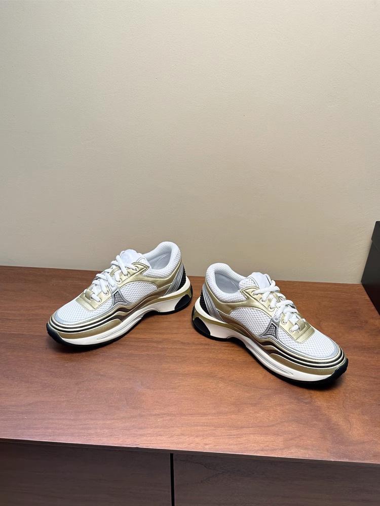 

Женские серебристо-белые сетчатые кроссовки Silver Horn King 2025 года 39 золотой