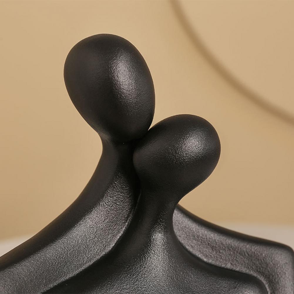 Ceramic Couple Statue Hugging Kissing Lover Figurine Decor Romantic Couple Heart Sculpture For Wedding Valentine's Day Gift