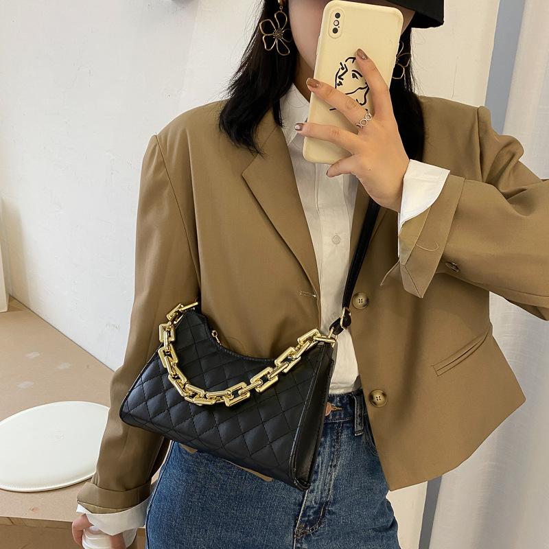 Autumn and Winter New Women's Messenger Bag Bag Messenger Shoulder Portable Chain Fashion Casual Versatile Casual Bag