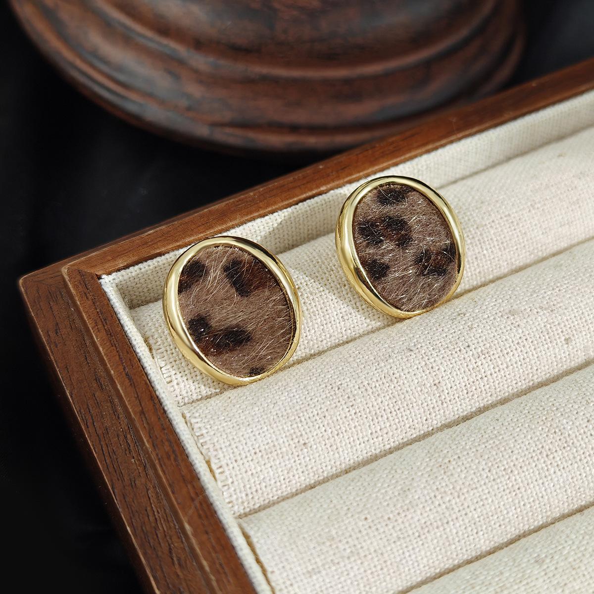 

Leopard Print Stud Earrings Oval Retro Light Luxury Earrings Niche Design High-End Earrings Women S Models