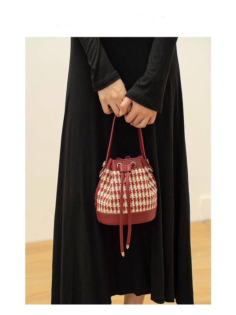 Wedding gift, red bridal bag for women 2025 new trendy thousand bird grid wedding bag, high-end niche bucket handbag