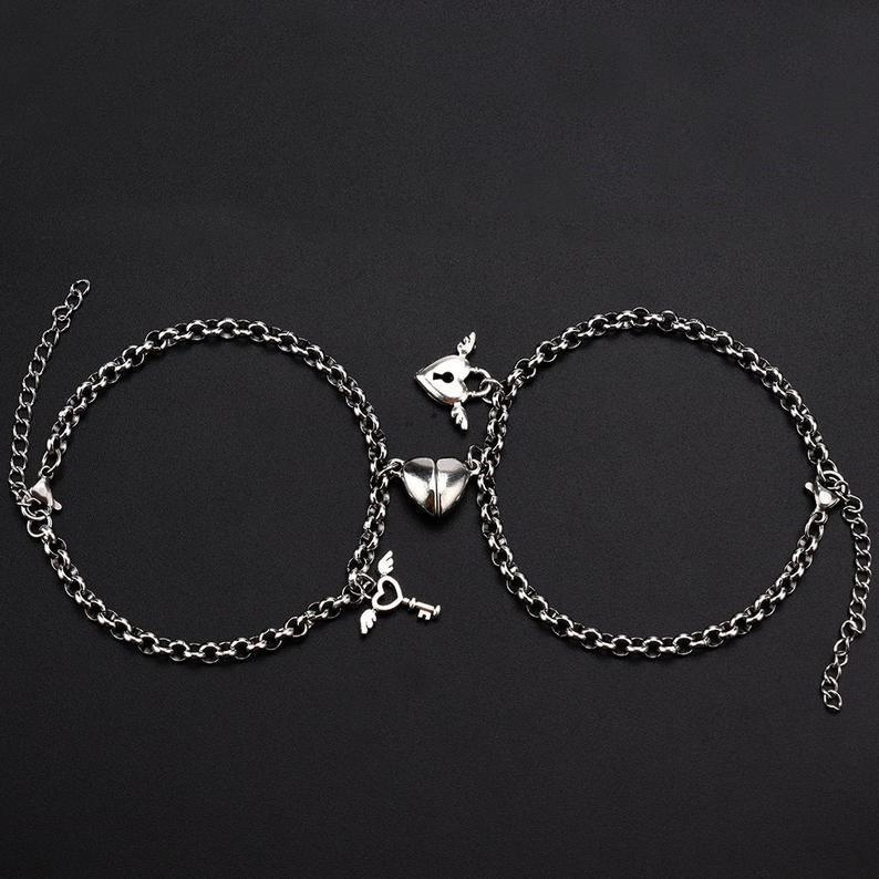 Magnetic Heart Couple Bracelets Set – Matching Charm Distance Chain Bracelets for Lovers & Best Friends