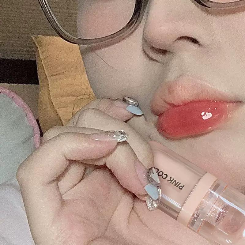 Low-Saturation Lip Gloss in Mirror-Like Popsicle Milk Tea Color, Youthful and Moisturizing, Long-Lasting, with a Natural Look for Students