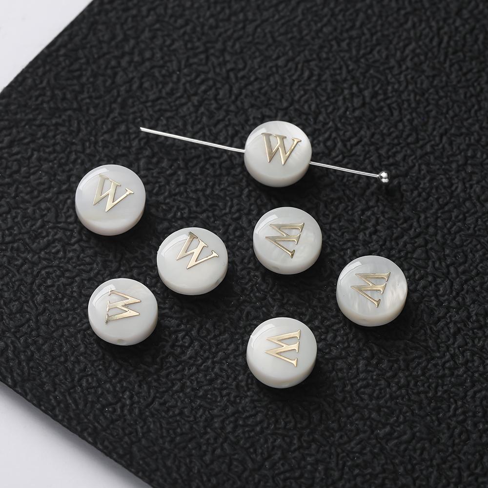 2 Stück/Los Natürliche Muschel A-Z Buchstabenperlen 26 Englische Buchstaben Runde Perlen für Schmuckherstellung DIY Armband Halskette Zubehör
