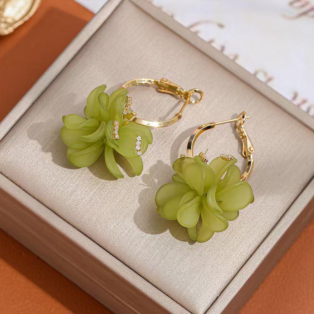 Korean Fashion Petal Ear Cuffs: Elegant, Versatile Fairy-Style Earrings