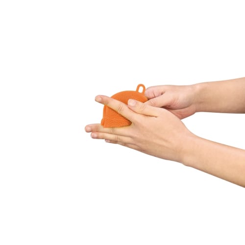 Takagi Soft Nail Brush, Approx. 110mm Diameter, for Removing Oil and Stains, Squeezes Hard Without Pain, Fine Ribs Capture Dirt, Made of Silicone