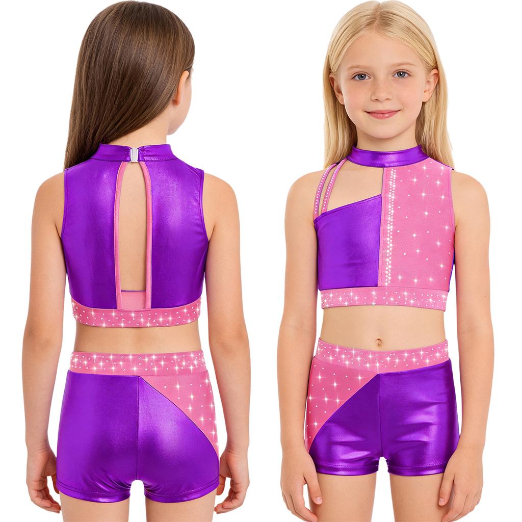 Funkelndes Strass-Performance-Outfit für Mädchen: Metallisches Colorblock Crop-Top mit passender elastischer Shorts für die Bühne