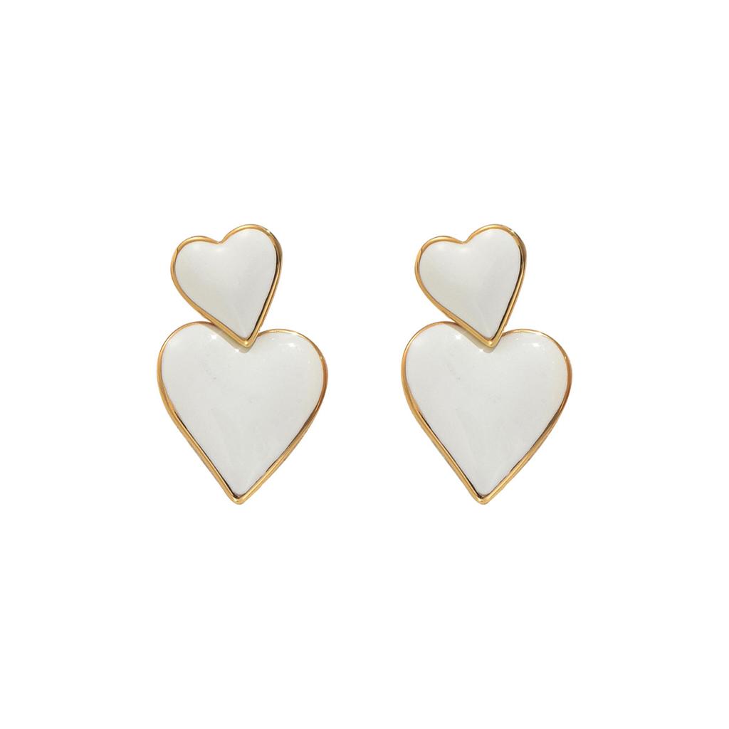 Wind Ladies Earrings Versatile Sweet Love Drip Oil Design 18k Electroplating Stud Earrings Premium Sense Earrings