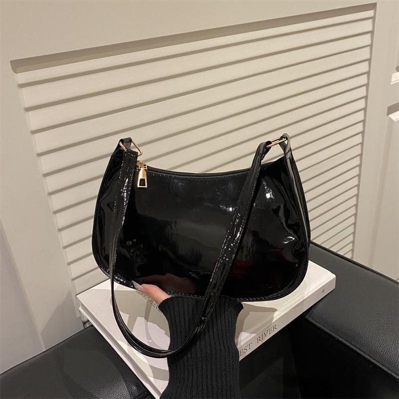 Today's Fashion Shoulder Bag Women's Trend New Versatile Solid Color Gentle Underarm Bag