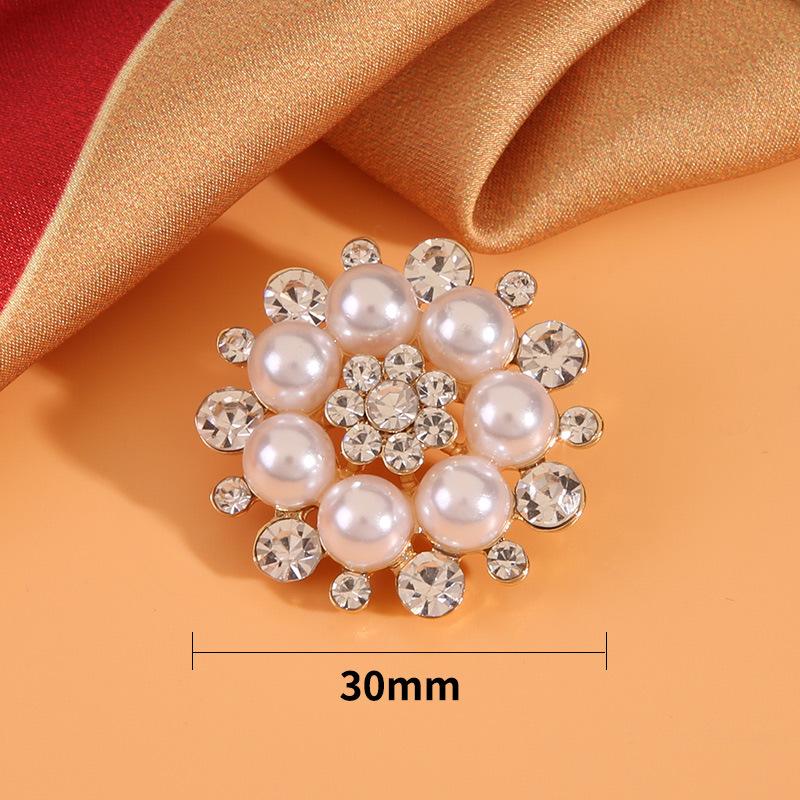 Perlové knoflíky s diamanty, dámské oblečení, topy, bundy, knoflíky, doplňky, kožichy, norkové kožichy s diamanty, luxusní knoflíky, malé