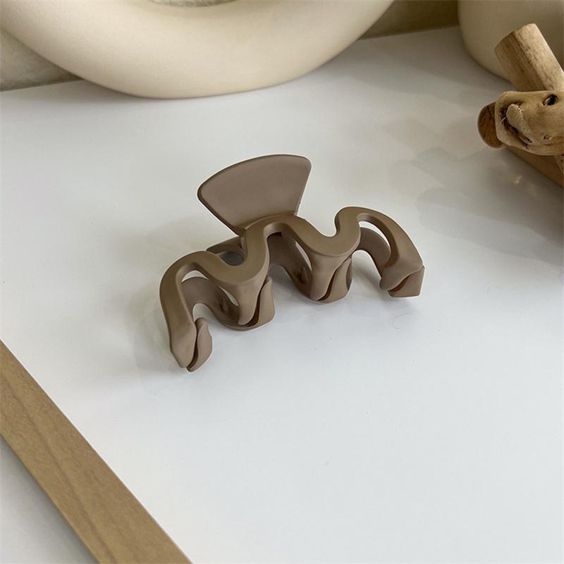 1Pcs Korean Coffee Beige Large Hair Claw Acrylic Hairpin Geometry Barrette Crab Hair Clips Headwear Womens Girl Hair Accessories