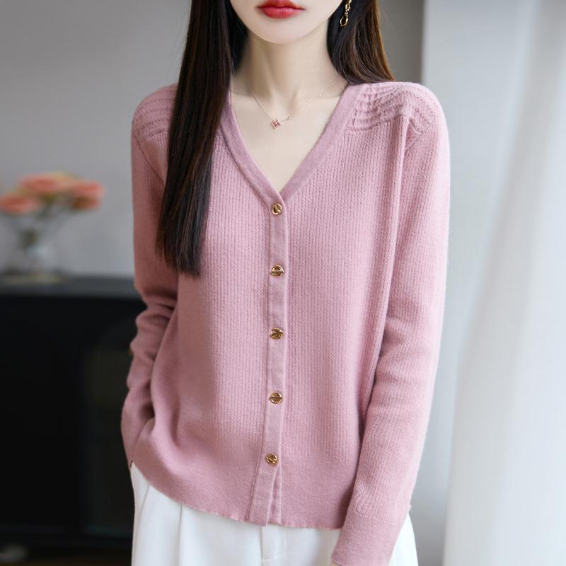 A Versatile, Elegant and Slimming V-neck Long-sleeved Cardigan Sweater for Women, A New Spring and Autumn Knitted Sweater