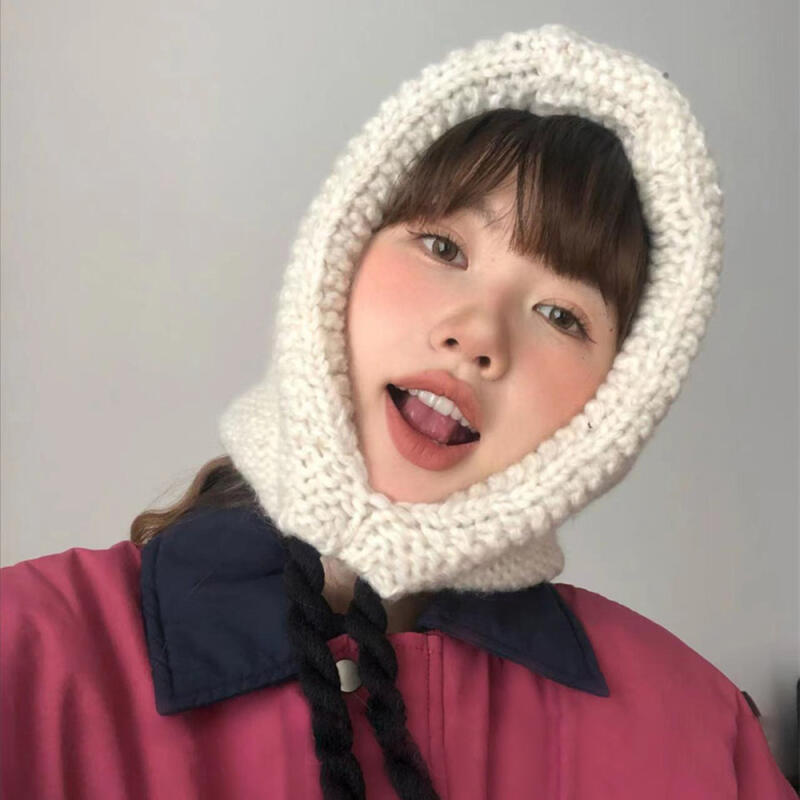 Twin-color twisted knit bonnet hat in ivory IVORY