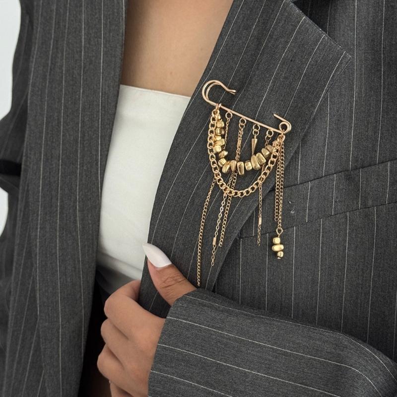 High Quality CCB Alloy Tassels Chain Brooch Sturdy Fade Resistant Lapel Pin for Stylish Outfits Everyday Wear