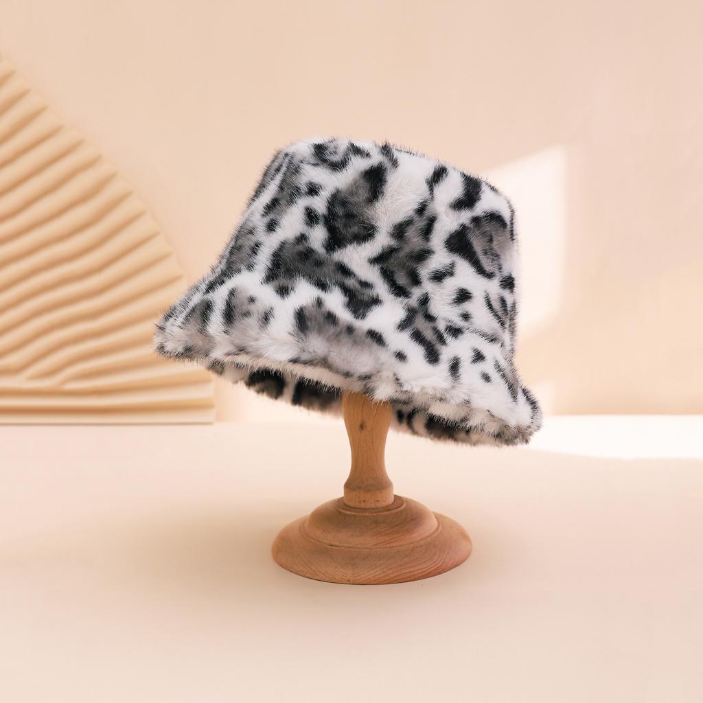 The New Leopard Print Plush Fisherman Hat for Autumn and Winter Is a Street Trend, Paired with an Ear-protecting Basin Hat
