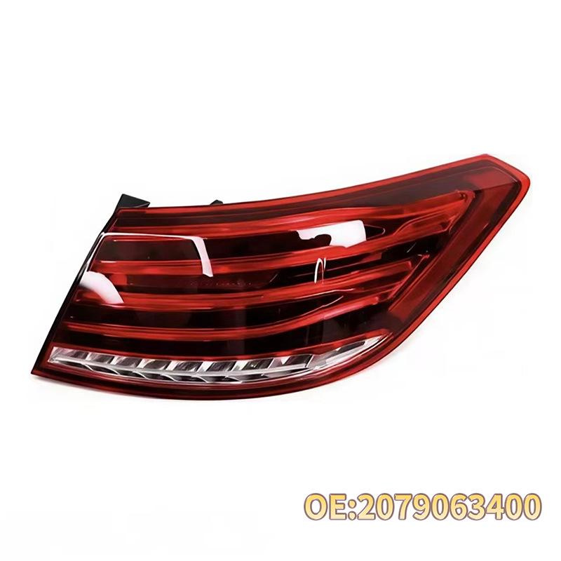 14-16 Mercedes-Benz W207 Rear Taillight Assembly: Inner Brake & Reversing Light (2079063300)