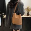 Popular Bags Women's Bags New Fashionable Autumn Beautiful Messenger Bags Simple Niche Portable Bucket Bags