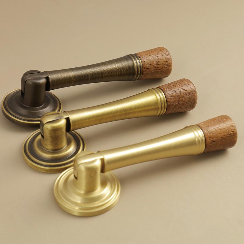 Vintage Look Nordic Cabinet Door Handle in Walnut and Brass for Clothing Storage