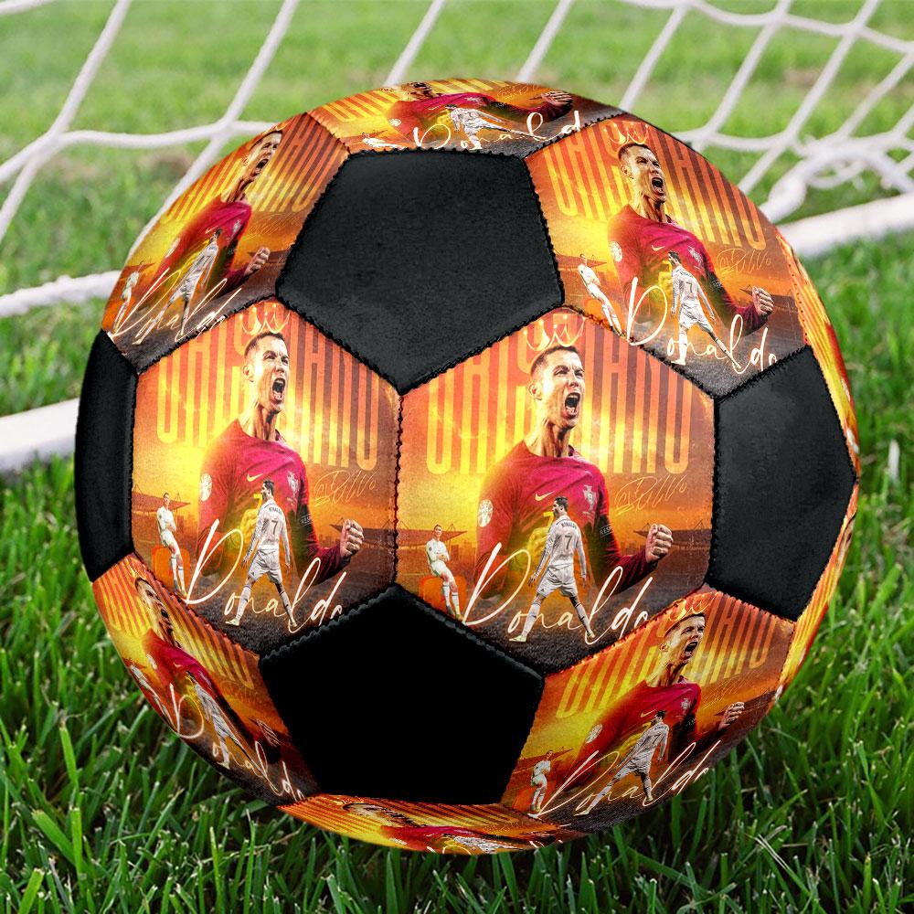 1 PZ Cristiano Ronaldo Dimensione del bordo 5 pallone da calcio PrahaPallone da calcio indoor Colorato Per tutte le età Cucito a macchina PVC Pronto per la competizione Resistente Alto rimbalzo