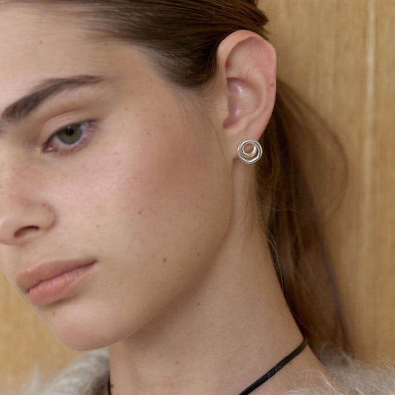 LOVE ME MONSTER Circle Knot Earrings (L253MER090)