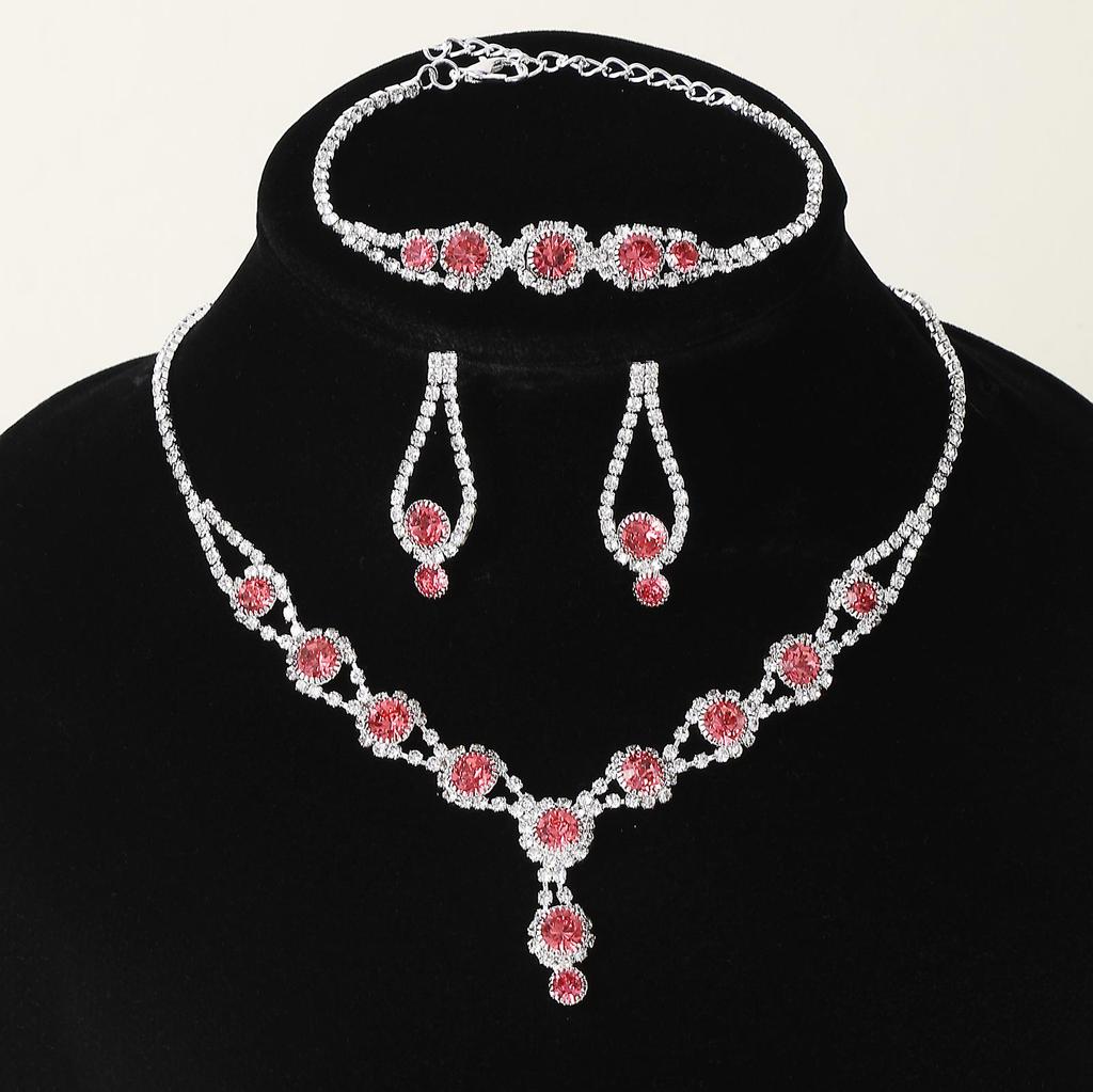 **Elegantes Light Luxury Schmucktrio**: Ohrringe, Armband, Halskette**