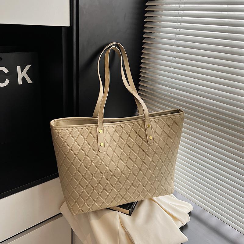 

Модная ретро сумка большой вместимости женская 2025 новая простая повседневная портативная сумка-тоут модная сумка через плечо подмышку Small абрикосовый