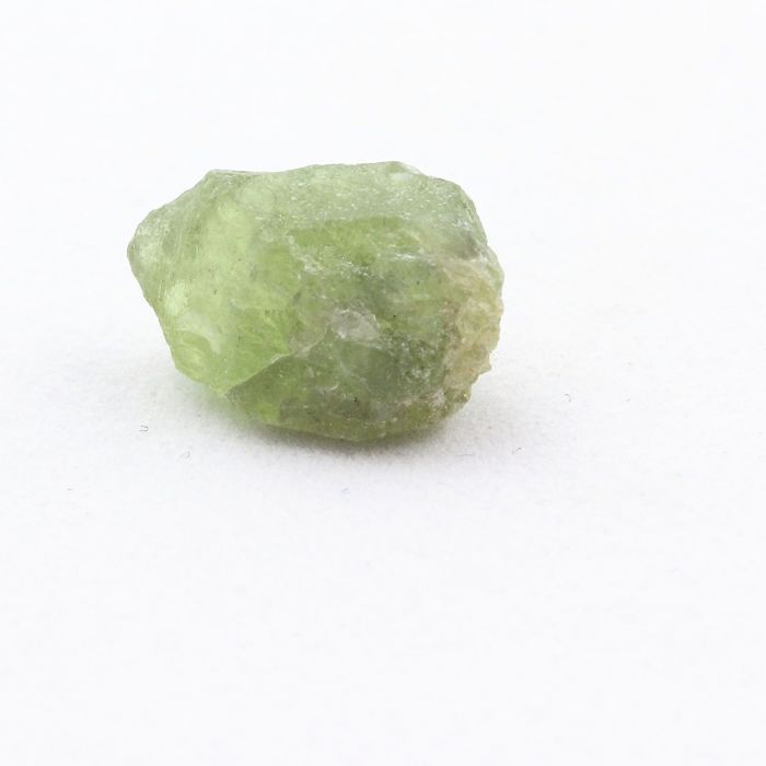 Pierres et Minéraux. Peridot. 3.420 ct. Almklovdalen, Vanylven, Norvège.