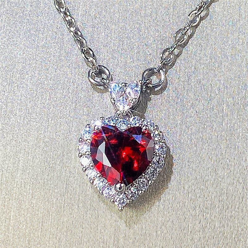 Huitan Luxury Blue/Garnet Heart CZ Women's Necklace for Engagement Wedding Bright Color Delicate Lady’s Jewelry Party Love Gift