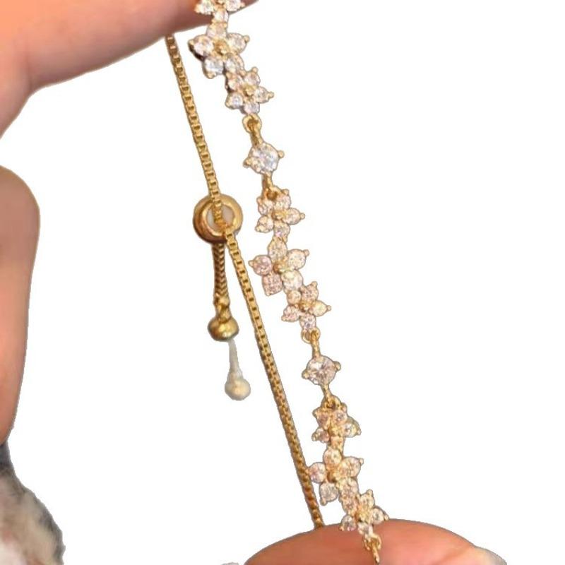 Petite Flower-shaped Zircon Pull Bracelet - Perfect for All Occasions, Exuding A Sophisticated and Elegant Vibe.