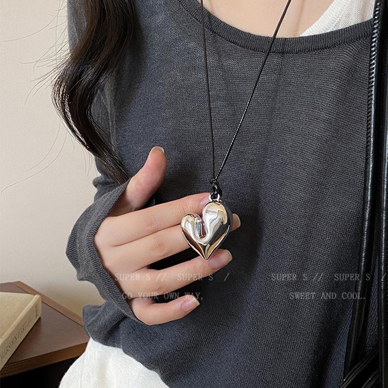 Korean Reinna Irregular Heart Pendant Adjustable Necklace - Stainless Steel Chain
