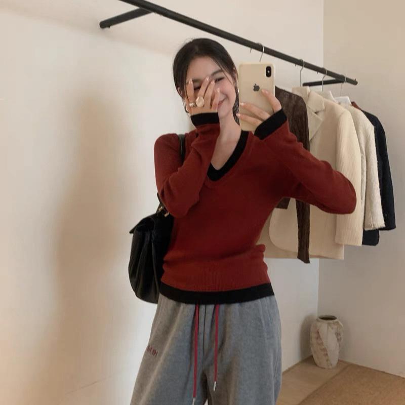 Autumn/Winter Contrastive Color V-neck Long Sleeved Knitted Sweater with Inner Bottom Shirt Color Matching Soft and Comfortable Top Women's Wear