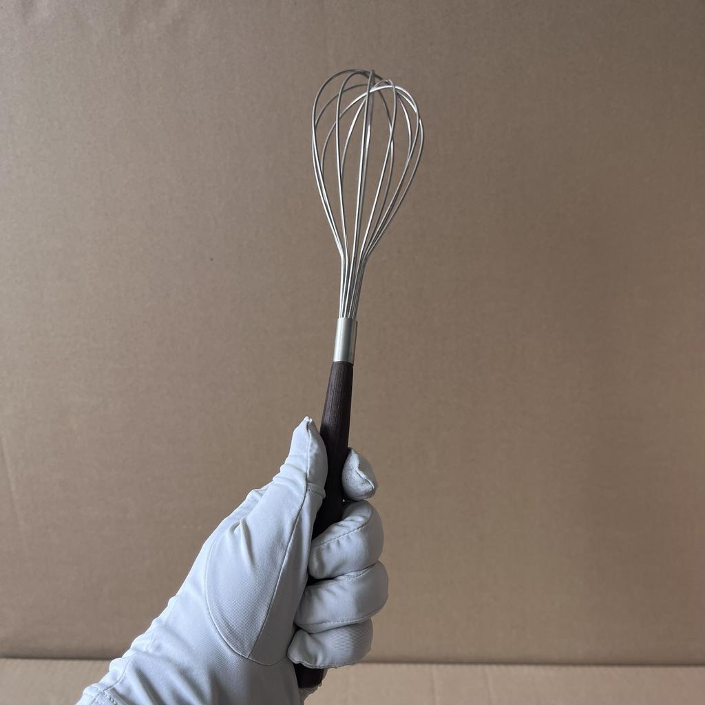 Manual Stainless Steel Egg Beater with Walnut Wood Handle Baking Home Use Cream Whisk 304 Stainless Steel Handheld Stirrer