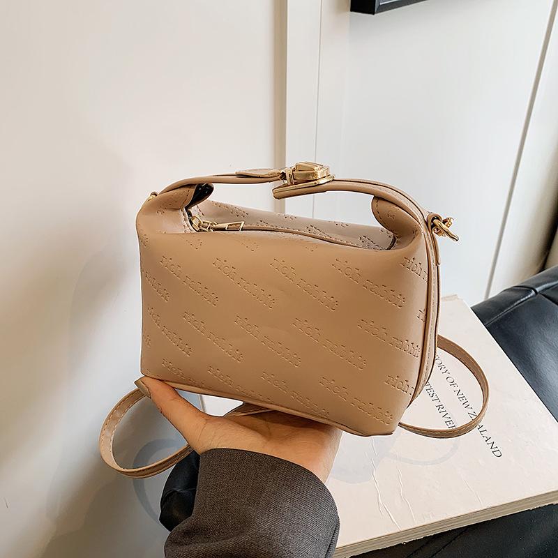 

Весна 2024 року нова проста модна повсякденна сумка через плече великої місткості ретро сумочка жіноча ніша маленька квадратна сумка хакі