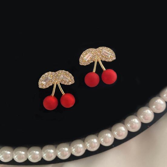 

Серьги-гвоздики «Игла» с красной вишней и матовой отделкой