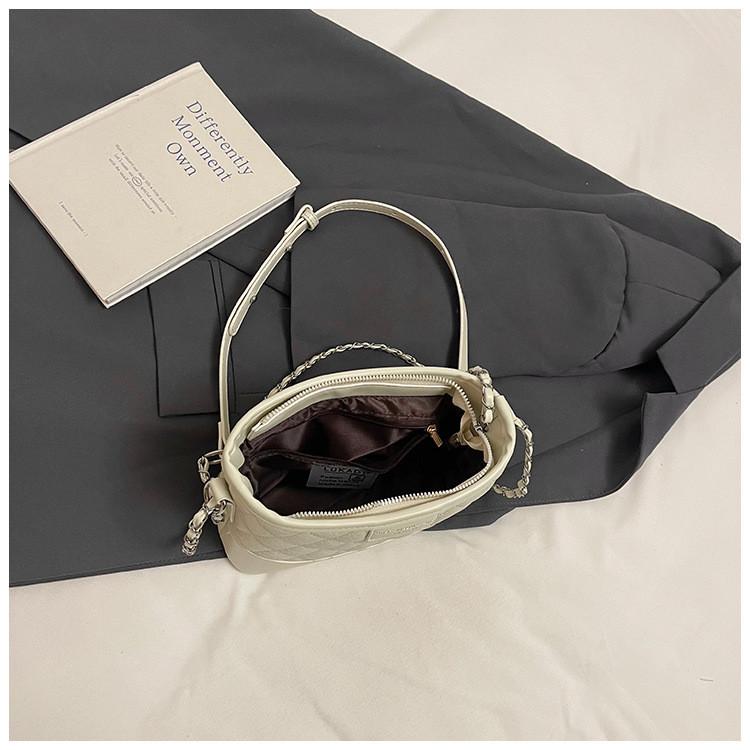 IELGY Diamond Chain Bag Shoulder Crossbody High-End Feeling Ladies Bucket Bag