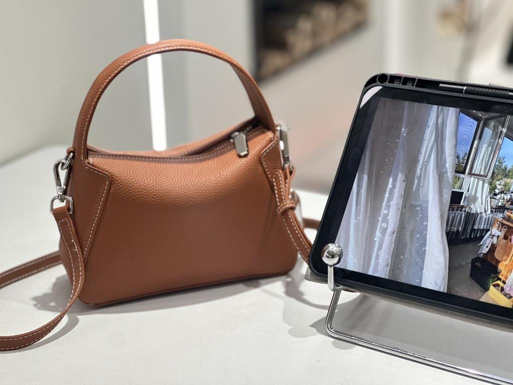 Spring and summer new 2025 genuine leather women's bag first layer cowhide high-end casual versatile light luxury shoulder messenger handbag