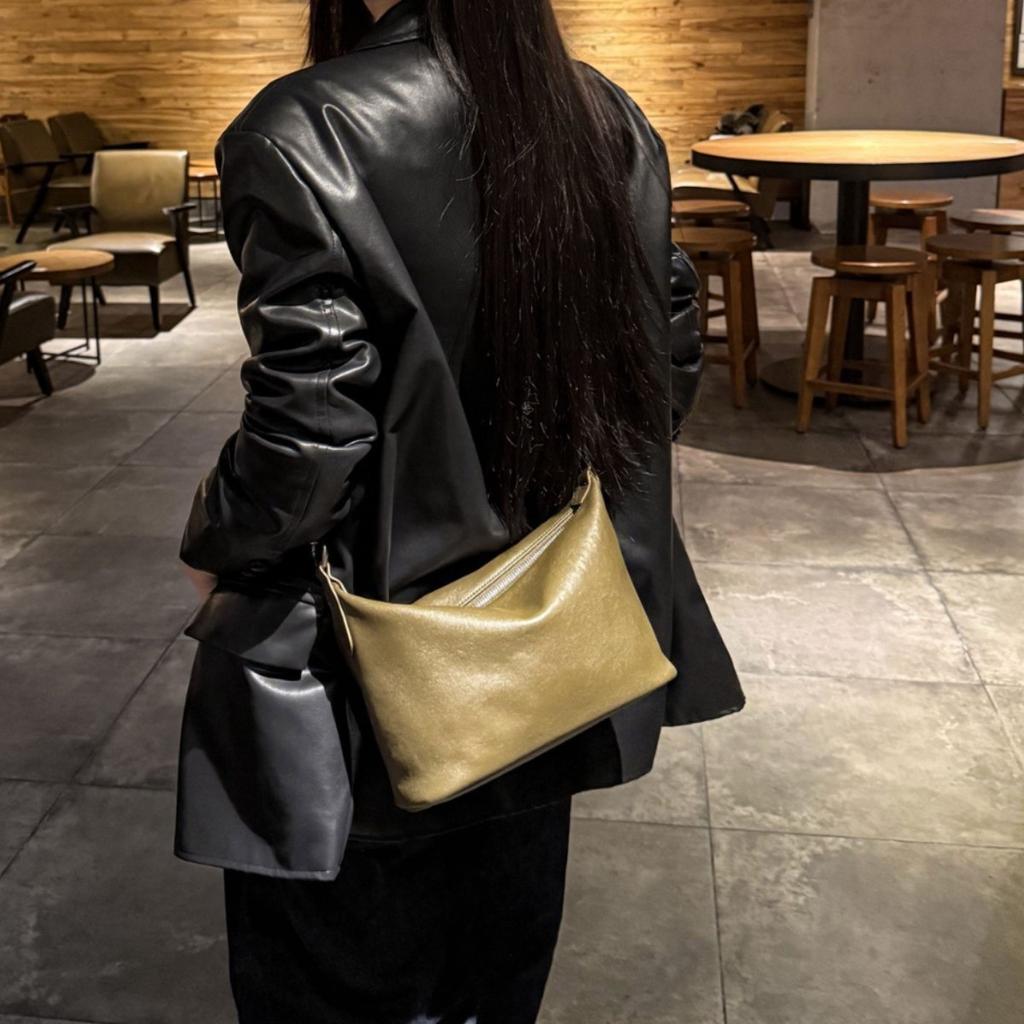 2025 First-layer Vegetable Tanned Cowhide Retro Underarm Classic Hobo Bag Spring and Summer Versatile Shoulder Messenger Bag Bag