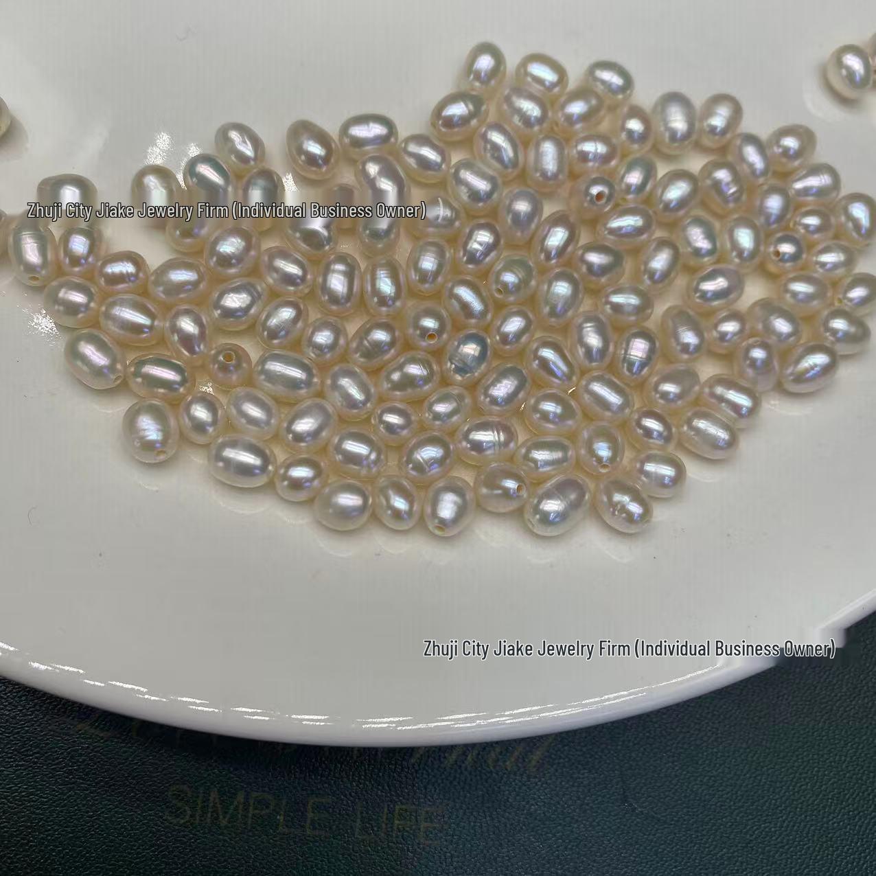 

Жемчужные бусины пресноводные, форма риса, 5-6 мм, с отверстием с одной стороны, сильный блеск, с мелкими дефектами, идеально подходят для изготовления украшений своими руками. Other
