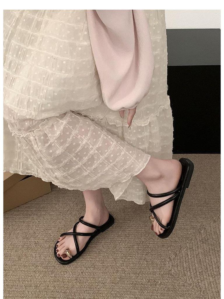 2025 French Style Women's Summer Retro Fashion Flat Toe-Covering Slippers: Chic & Slimming Design