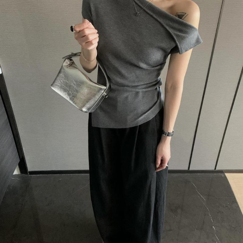 Pure Desire Sexy Slanted Shoulder Knitted Sweater Women's Summer Design Feeling Open Shoulder Irregular One-word Shoulder Shirt Spice Girl Short Top