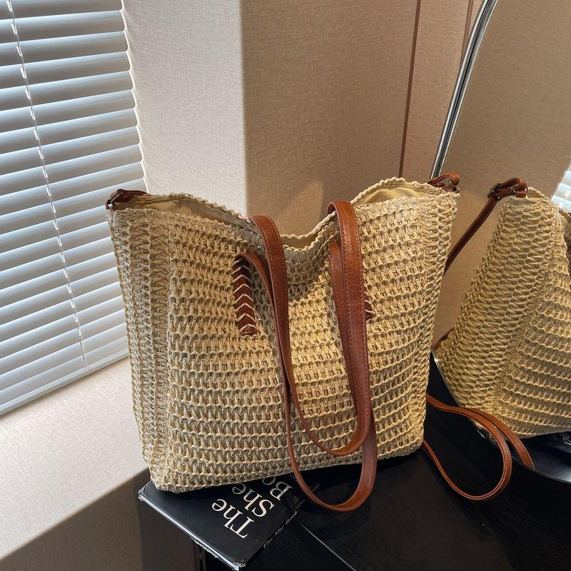 

Large Capacity Straw Woven Bag Women 2025 New Commuter Woven Tote Bag Seaside Vacation Beach Shoulder Messenger Bag Beige