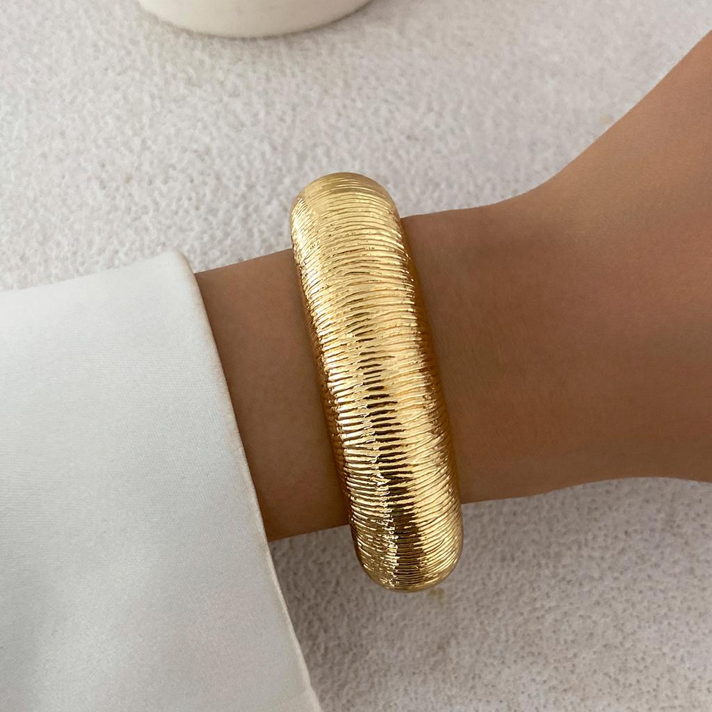 Ingemark 4 Style Vintage Irregular Ellipse Smooth Curved Bracelets Women Trendy Punk Arc Striped Openning Spring Bangle Jewelry