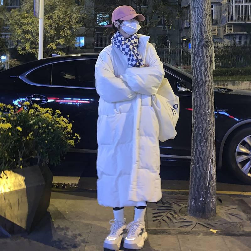 

Женское пальто средней длины с хлопковой подкладкой - Зима 2025, новый корейский стиль, свободное, ниже колена, утолщенная куртка. S (100-120 jin) грязно-белый